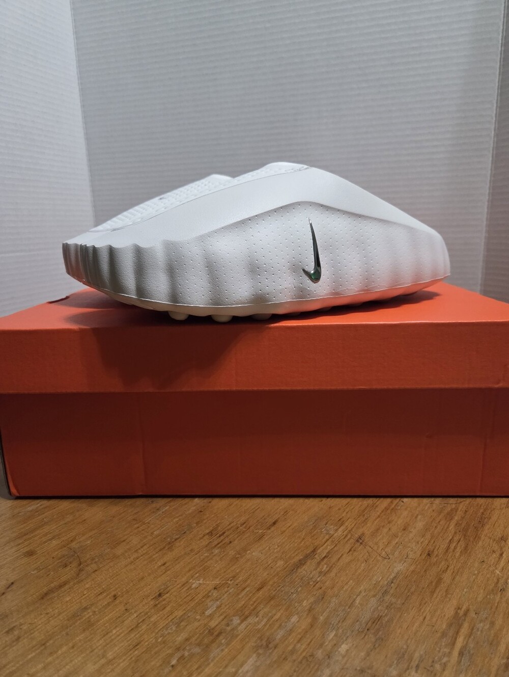 Nike Mind 001 Summit White Slip Ons Womens Size 11 Mens Size 9.5 (Brand New)